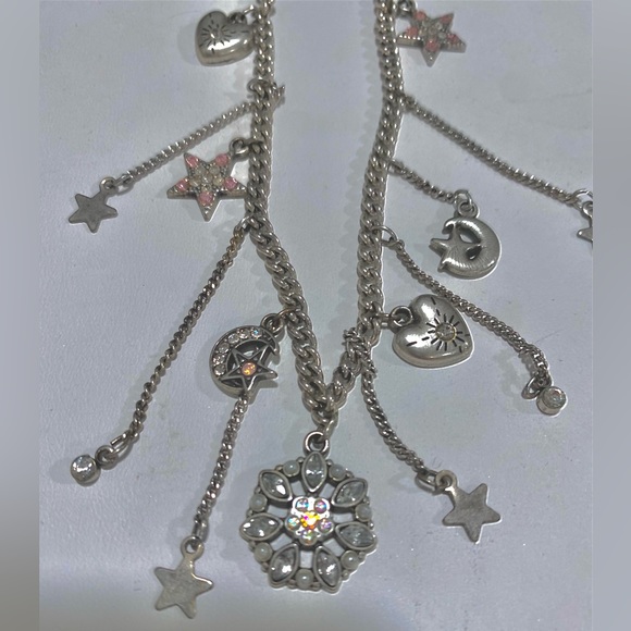 NWOT. AMERICAN EAGLE 🦅 OUTFITTERS CHARM DANGLE NECKLACE
